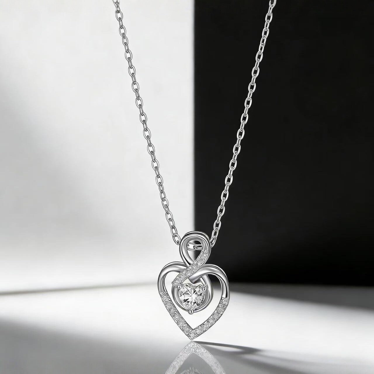 Heart Shaped Necklace For Women Clavicle Length Chain With A Heart Pendant