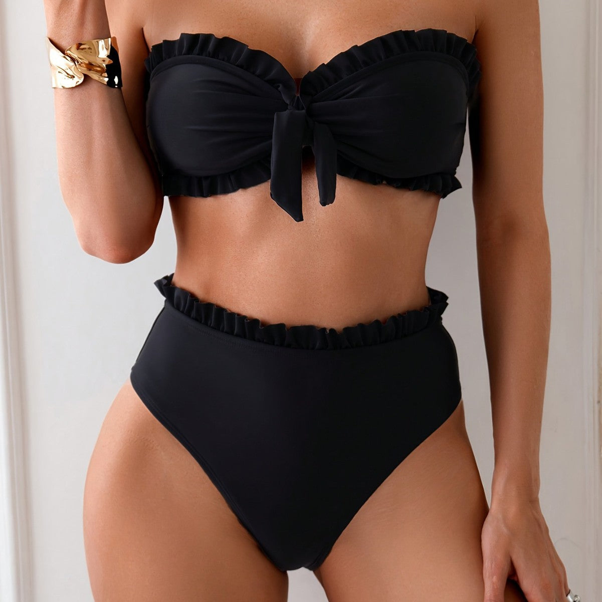 Solid-color Midriff-baring Top With Ruffled Hem And A Slim Fit