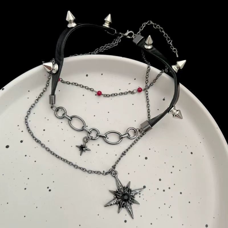 Dark Glittering Star Pendant Rivet Leather Necklace